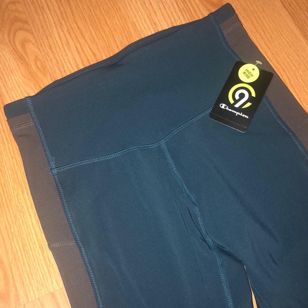 NWT! C9 High Rise Capri Leggings